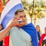 Foz do Iguaçu: MORADORES PROTESTAM NA FRENTE DE CASA DE IDOSO QUE ATACOU VETERINÁRIA IGUAÇUENSE