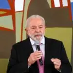 HOMEM SAI DA PRISÃO, MATA A MULHER E ATIRA NA PRÓPRIA FILHA DE 1 ANO